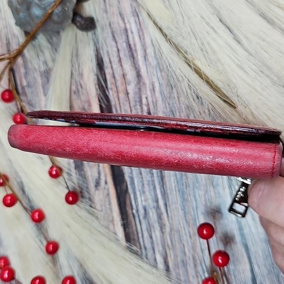 HOBO RED LEATHER TRI-FOLD WALLET - Picture 4 of 12